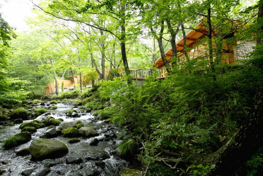 蔵王国定公園内13万平米の森に佇む、大人の森林温泉リゾート。あなただけの自由な一日をオールインクルーシブのステイスタイルで。