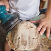 【前編】木製ホールドが切り拓く、クライミングの新世界